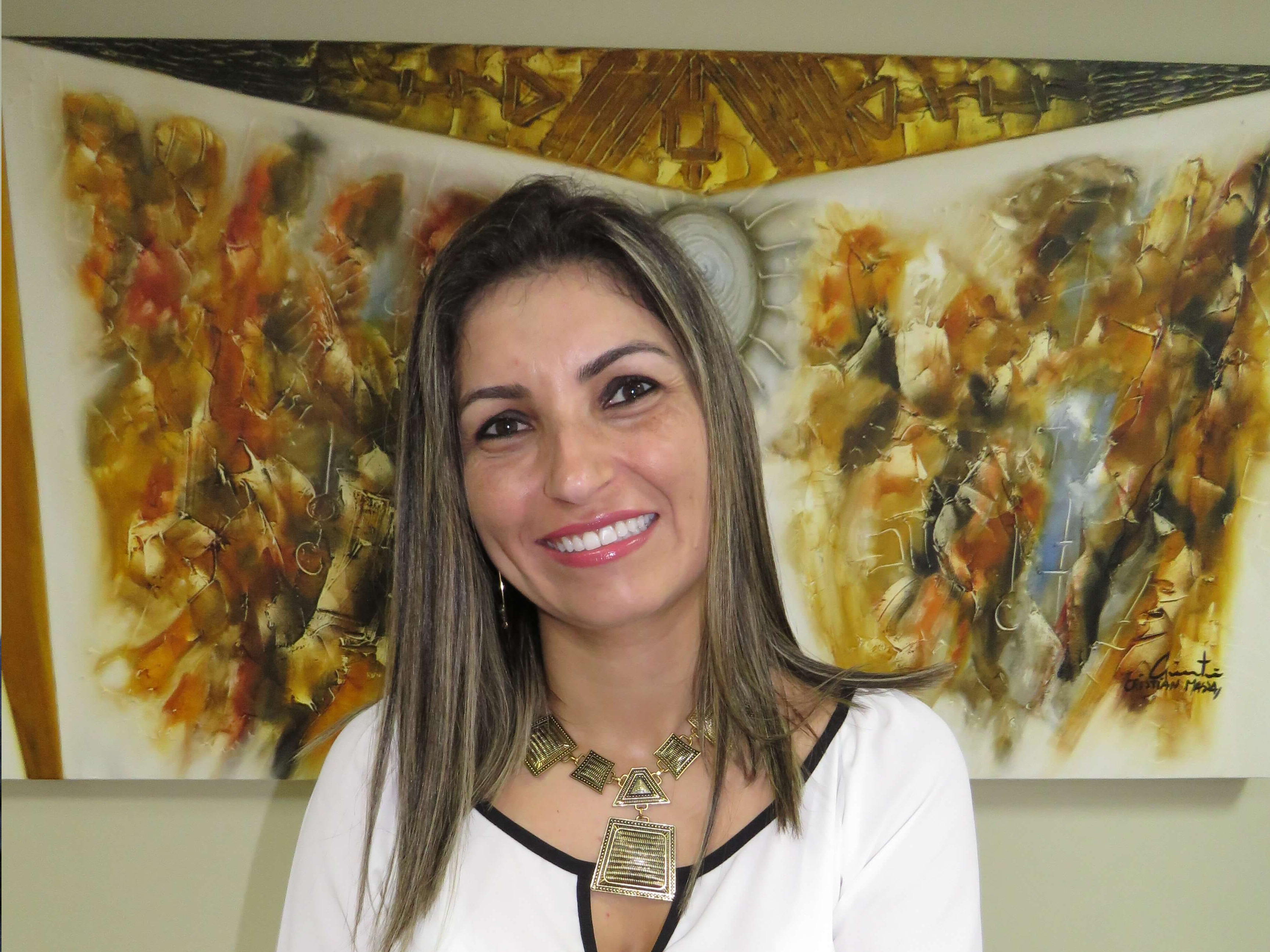 DANIELA PINHO LUPIM